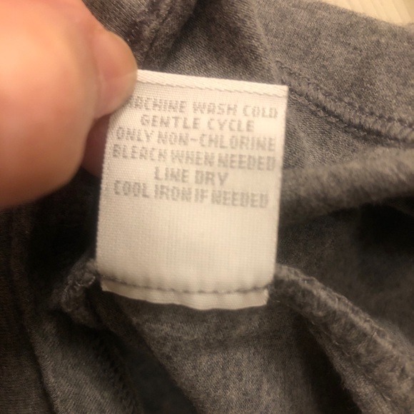 Sparkle Tshirt.  Everyone deserves to sparkle! SZ- xL  Grey top. New. Never worn - Picture 10 of 12